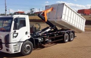 equipamento roll on roll off - carga a granel